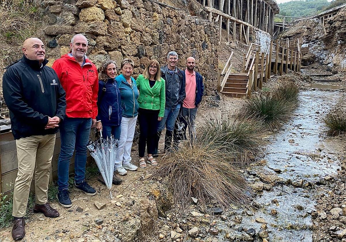Visita de las autoridades a la zona en la que se ha actuado.