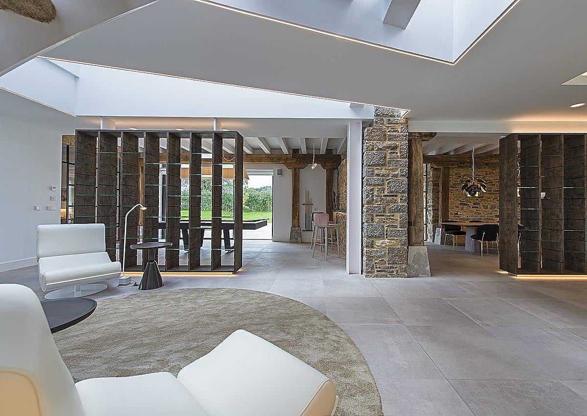 Imagen secundaria 1 - Los dueños tienen una gran sensibilidad artística que se traduce en diversas instalaciones.