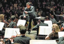 Robert Treviño dirigirá cuatro de los doce conciertos de la Euskadiko Orkestra.