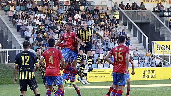 De la Sota: «Desde que estoy en el Barakaldo, es la primera vez que damos un paso hacia atrás»