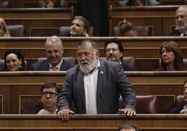 Herminio Rufino Sancho, durante la votación.