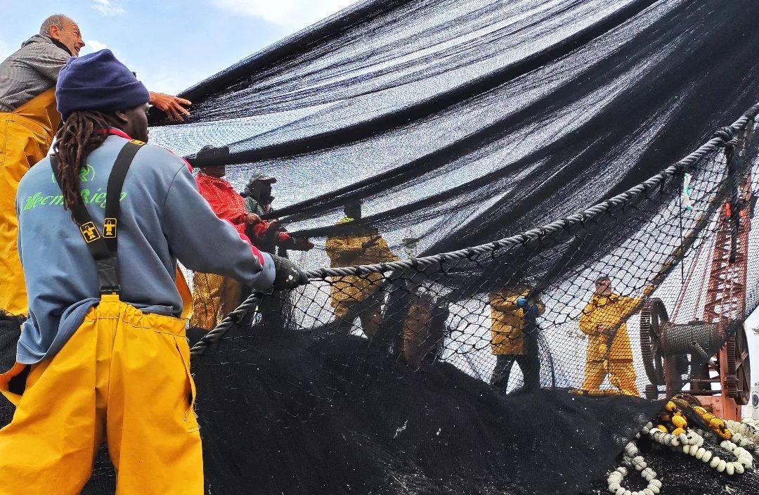 La fotografía de unos pescadores en Santurtzi, elegida como uno de los «rincones favoritos» de España