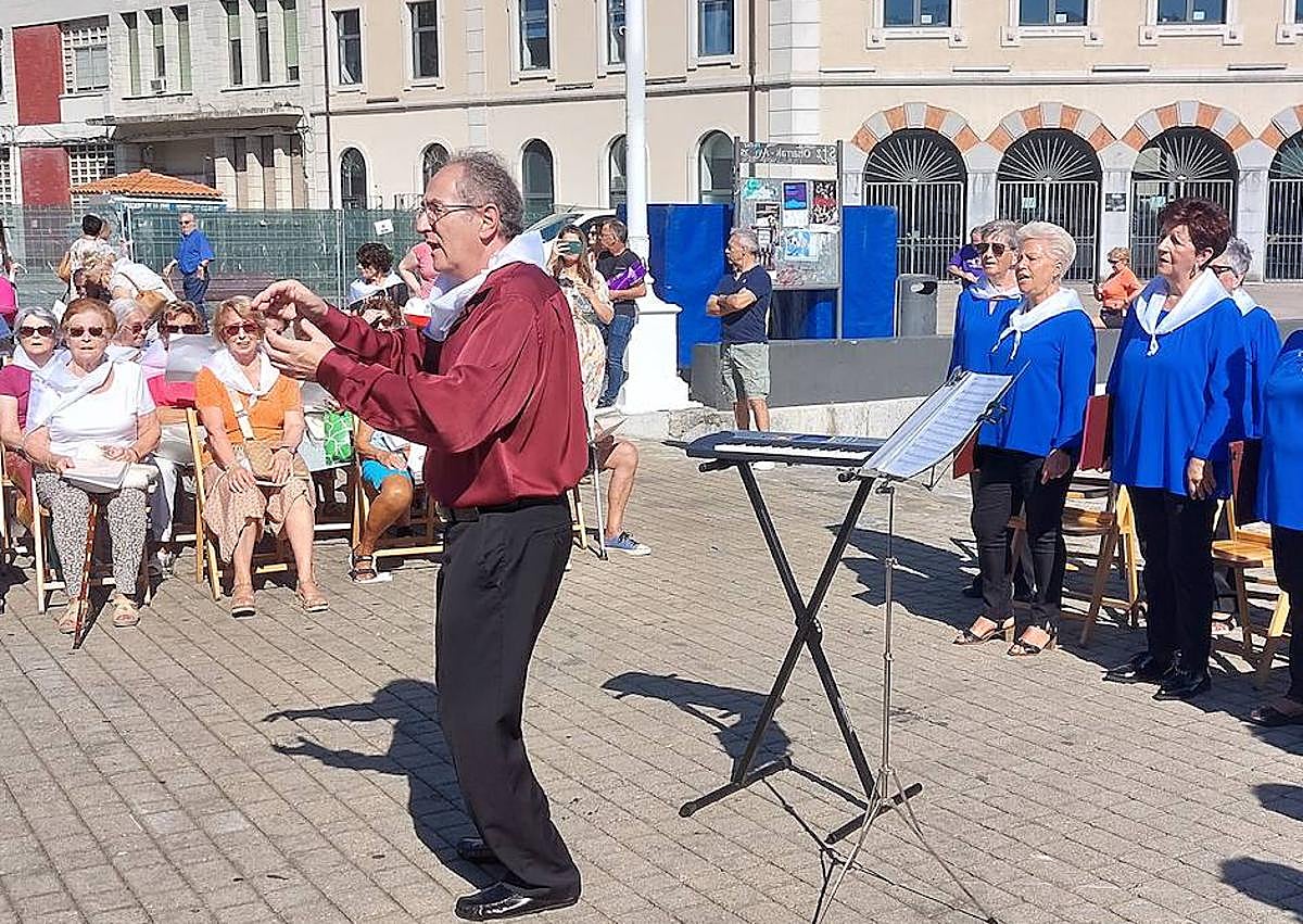 Imagen secundaria 1 - «El envejecimiento activo es muy potente en Santurtzi»