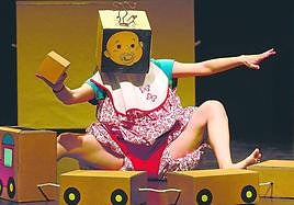 Un momento de una representación de la obra 'Luna', que abre el ciclo de Zigoitia.