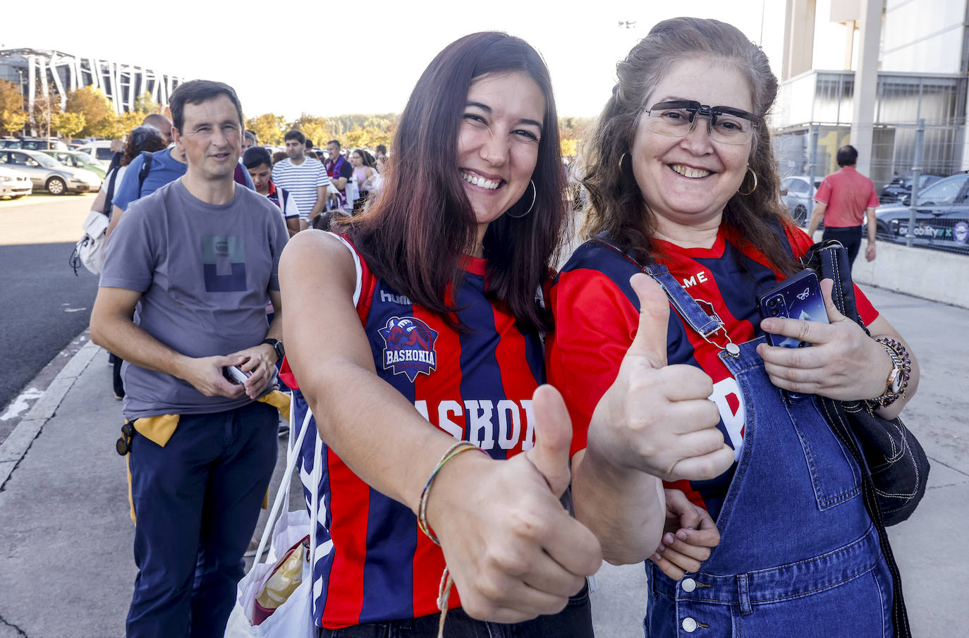 El ambiente del Baskonia-Bilbao Basket. Mucho más que un derbi baloncestístico