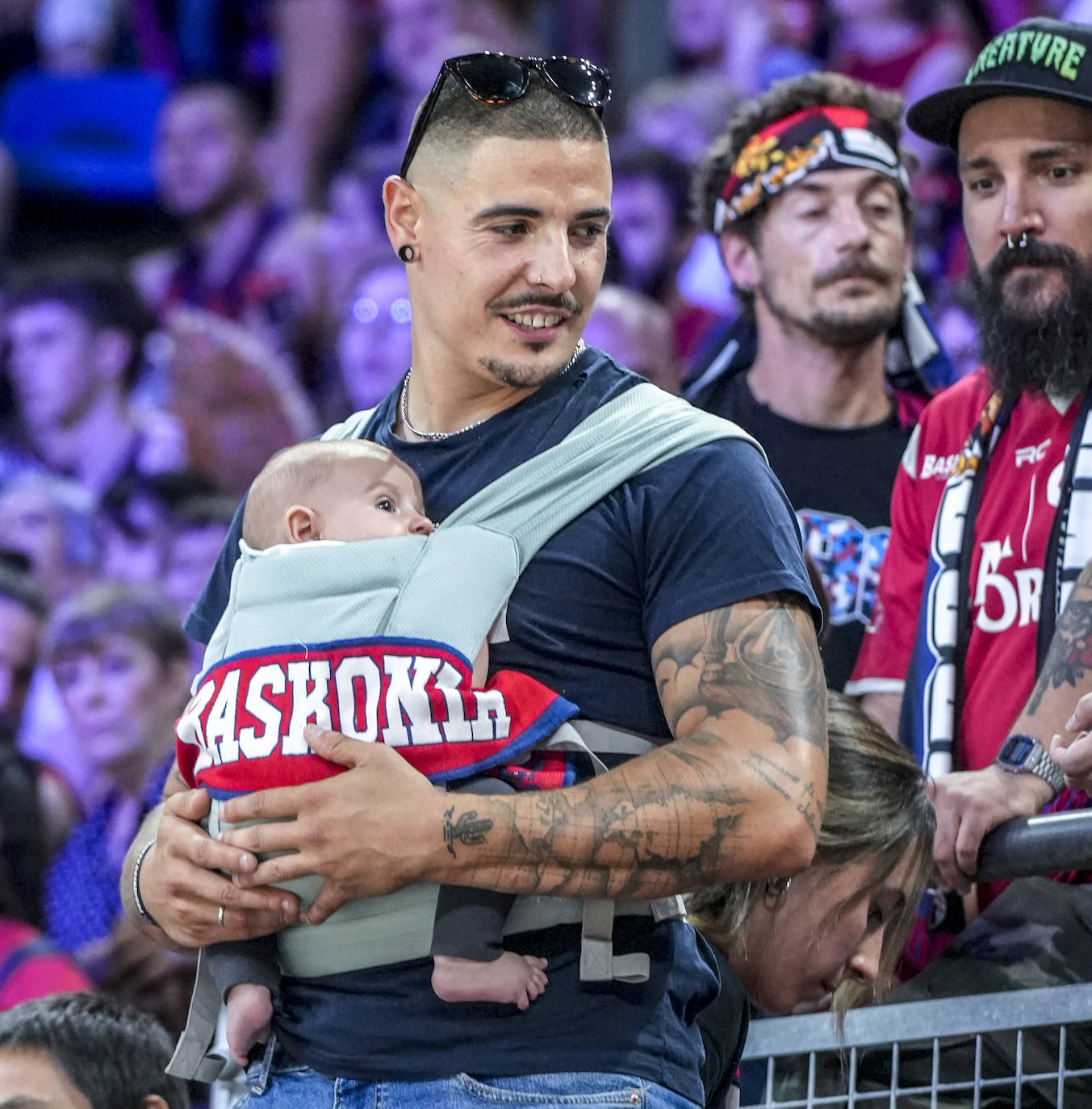 El ambiente del Baskonia-Bilbao Basket. Mucho más que un derbi baloncestístico