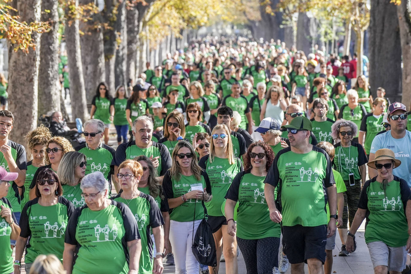 La marcha en Vitoria contra el cáncer, en imágenes