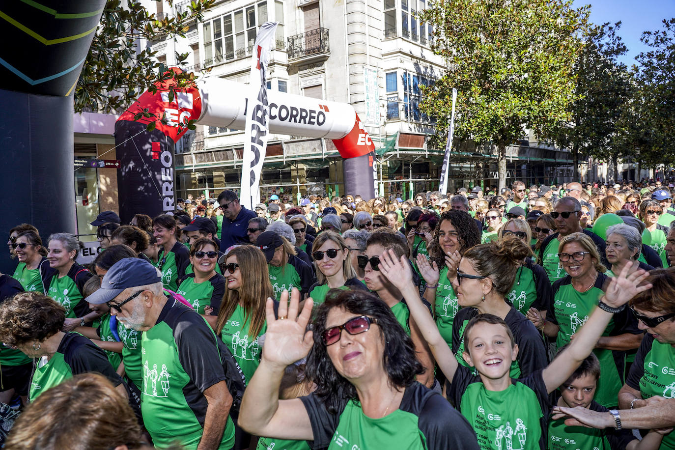 La marcha en Vitoria contra el cáncer, en imágenes