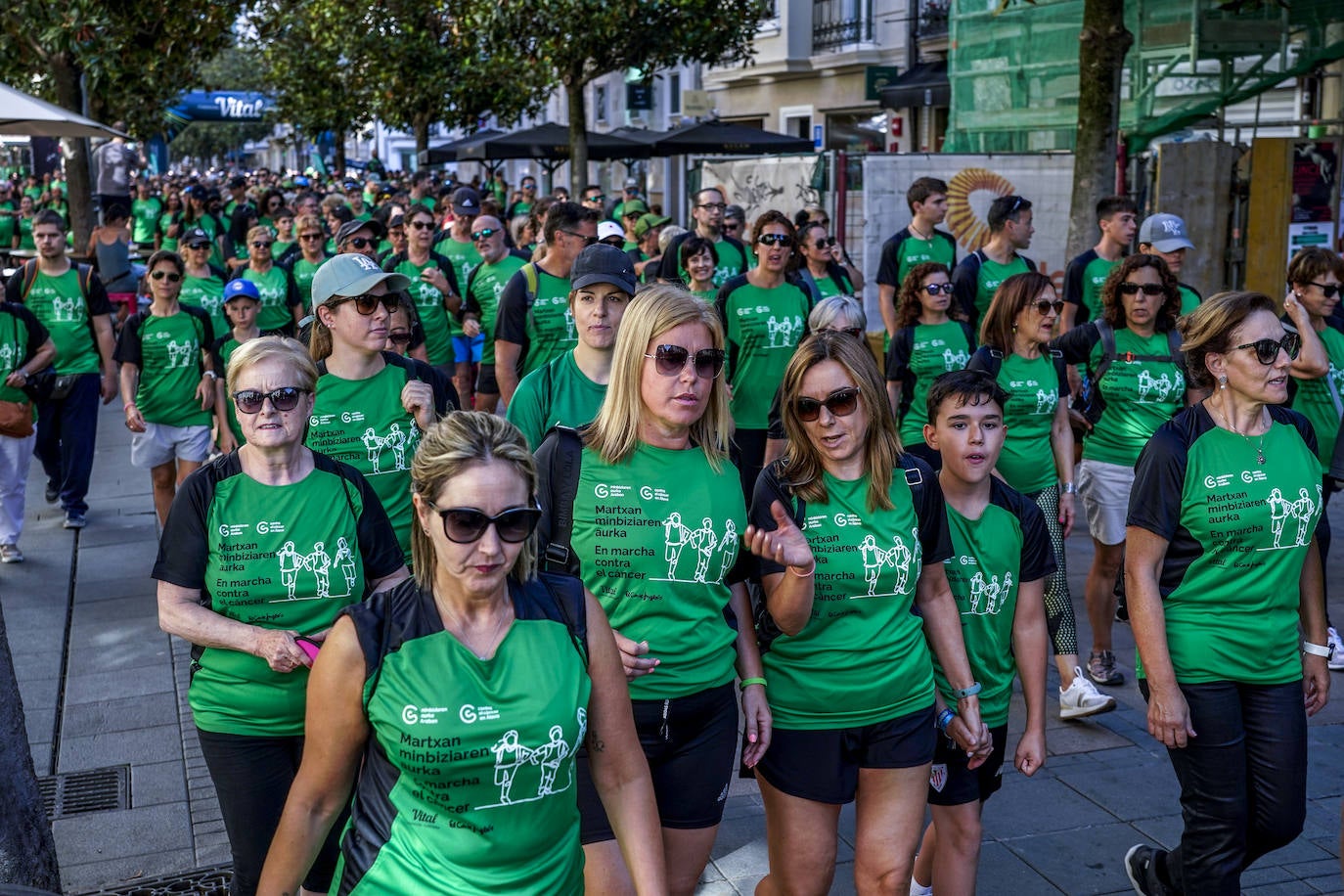 La marcha en Vitoria contra el cáncer, en imágenes