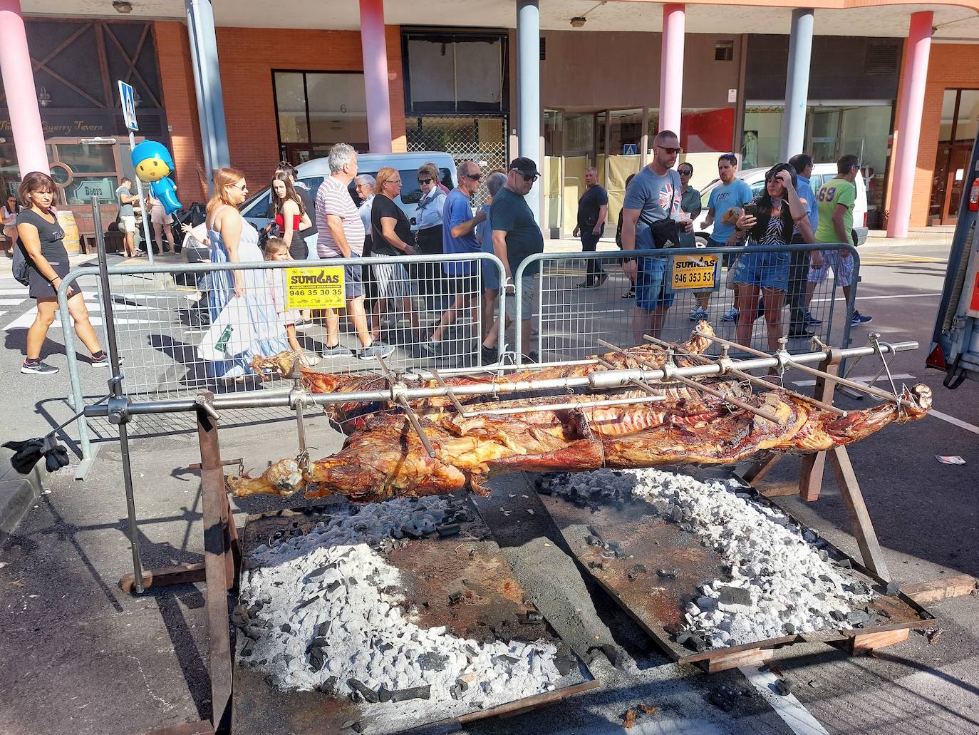 Se vendieron unos 1.500 pintxos de txahala entre los asistentes