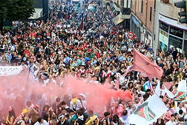 Las cuadrillas disfrutan del inicio de los Sanfaustos el año pasado.