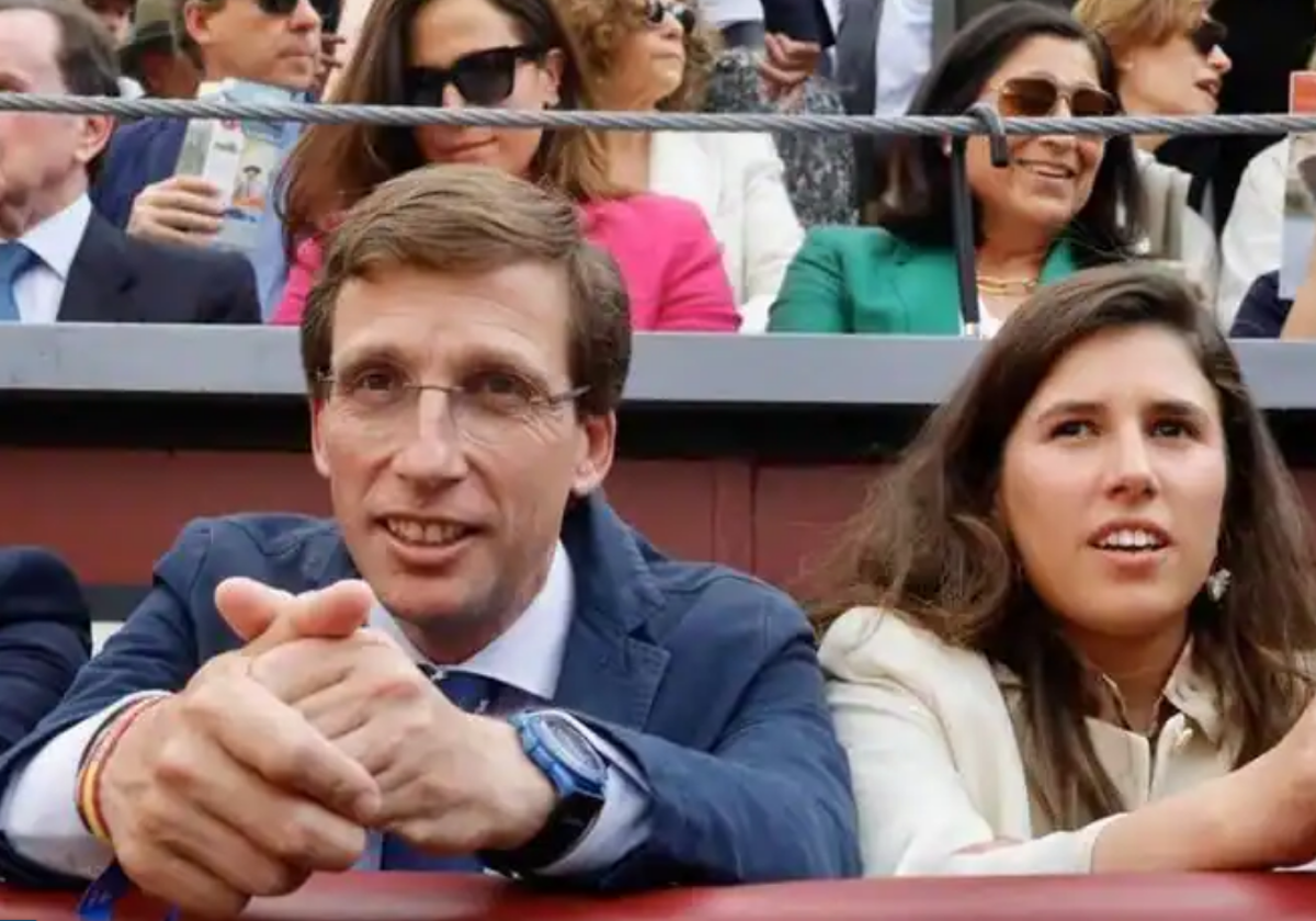 José Luis Martínez-Almeida y Teresa Urquijo y Moreno, en Las Ventas.