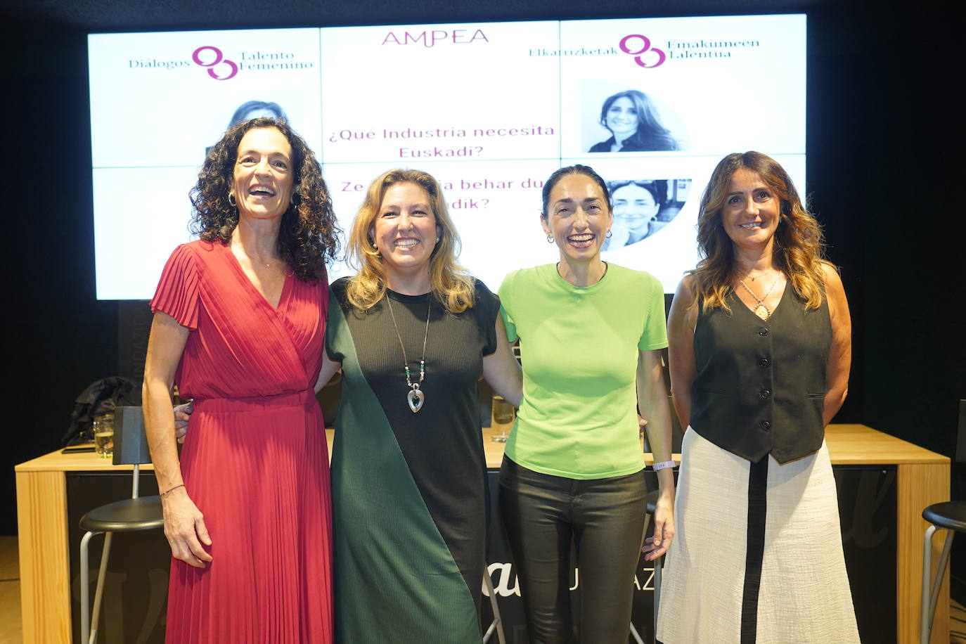 Las ponentes Irune Saez de Vicuña, María Saiz, Sonia Galdós y Estíbaliz Maestre.