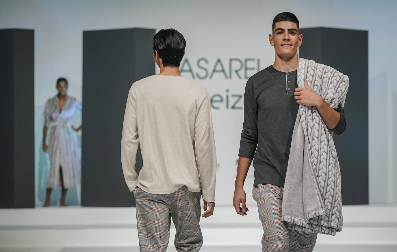 La Luna mercería y Galerías Xara también presentaron sus propuestas para la nueva temporada.