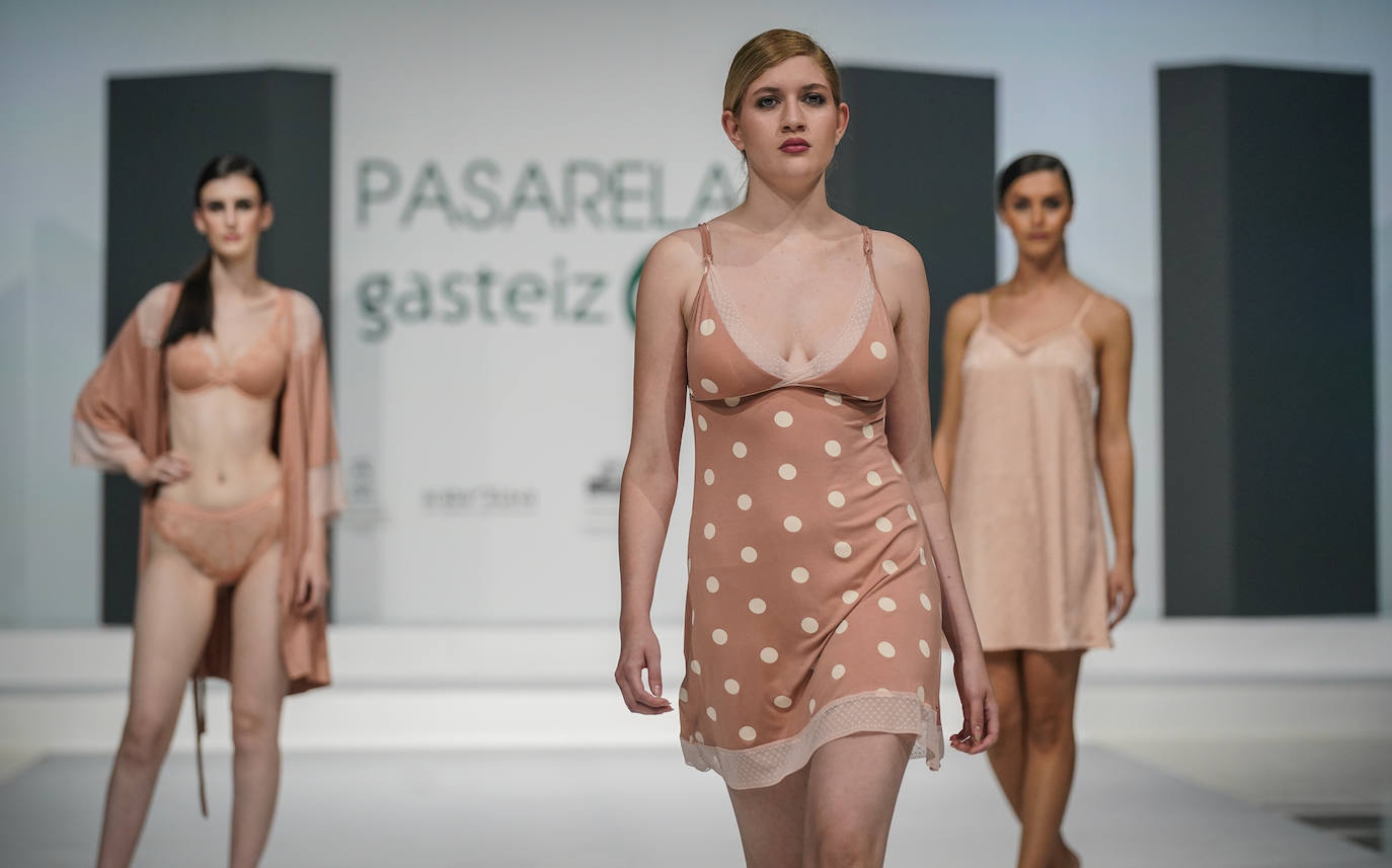 La lencería se hizo también un hueco en la pasarela.