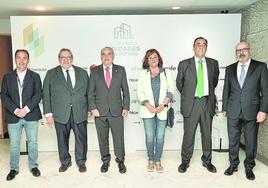 Juan Carlos Abascal (Red Innpulso), Manel Villalante (Renfe), Iñaki Arriola (Gobierno vasco), Carmen Manrique (EL CORREO), Javier Arriola (Iberdrola) y José Miguel Santamaría (director de EL CORREO).