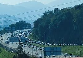 Un motorista herido en una colisión múltiple en Rontegi