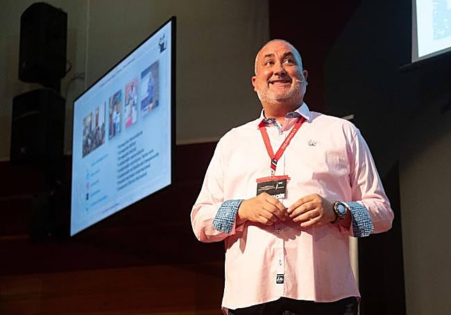 El criminólogo Alberto Gredilla, durante su taller sobre tópicos del CSI televisivo.