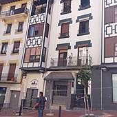 El edificio incendiado en Barakaldo deberá ser rehabilitado