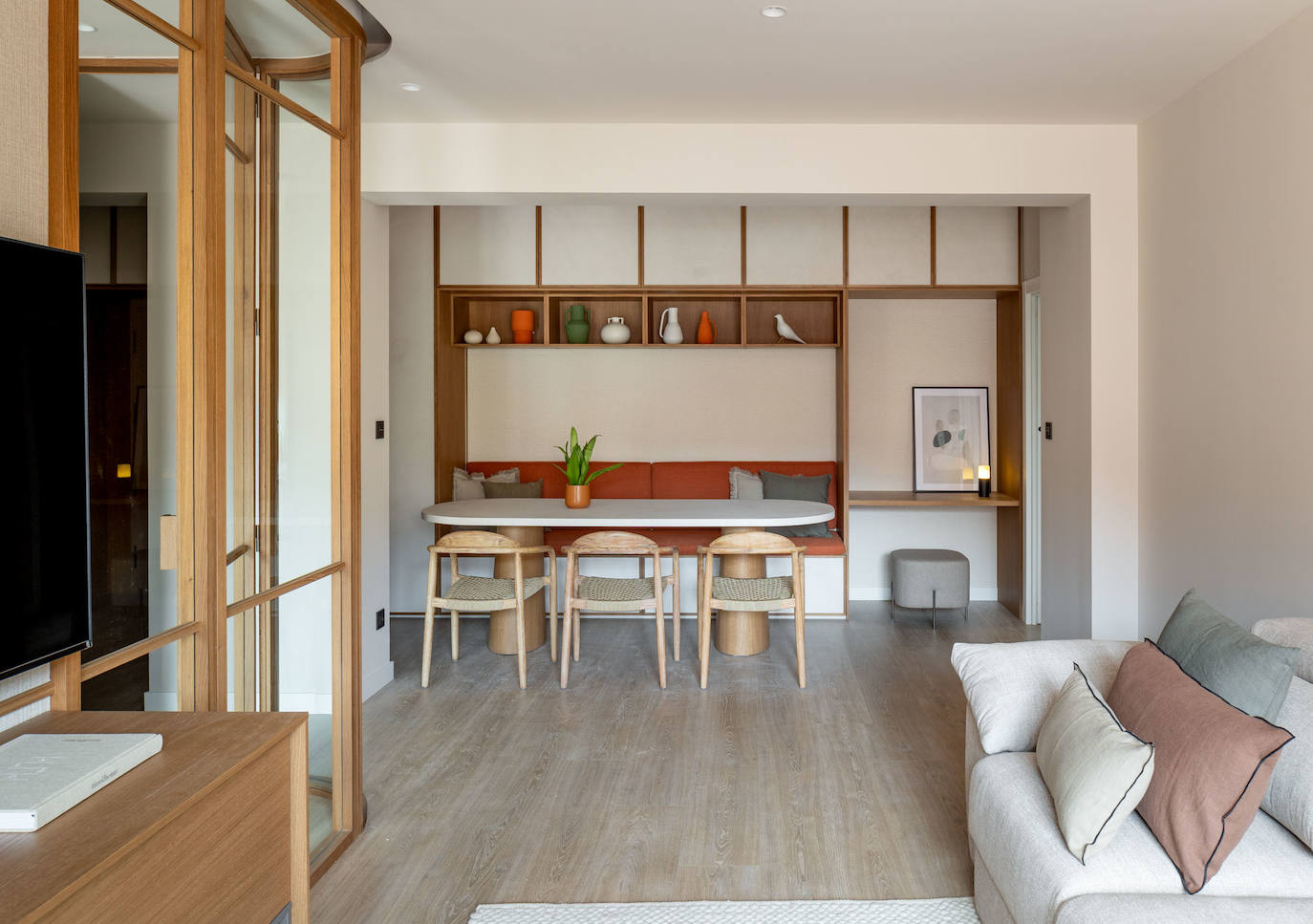 El piso de una familia numerosa en Bilbao que juega con el sol