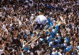 Durango ha estallado de alegría con el txupinazo lanzado por Mugarra este jueves al mediodía