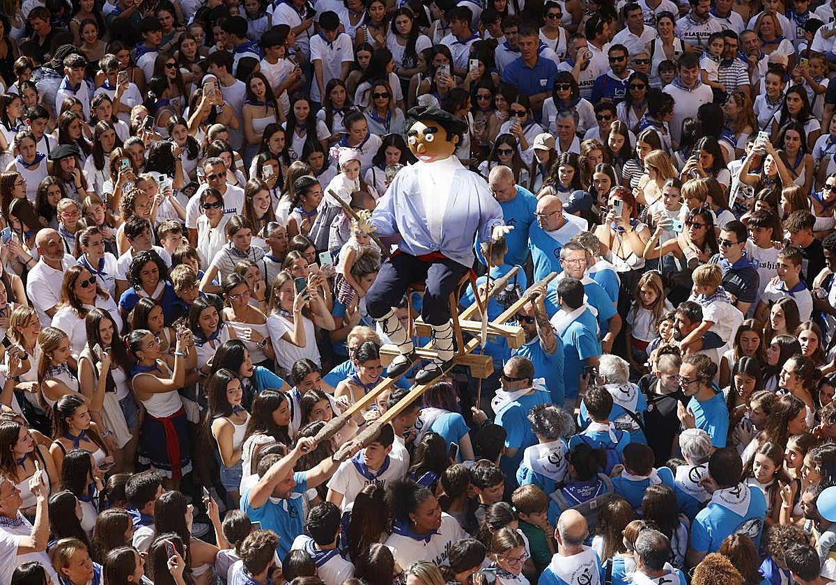 Durango ha estallado de alegría con el txupinazo lanzado por Mugarra este jueves al mediodía