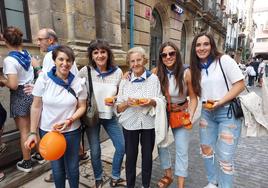 Las paellas de diferentes sabores coparon el protagonismo en el barrio de San Fausto en una nueva edición del certamen gastronómico. Mientras, cientos de vecinos de la villa degustaron el tradicional sabor de los artopiles en el Ayuntamiento.