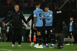 Bielsa termina con la maldición de Uruguay ante Brasil (2-0)