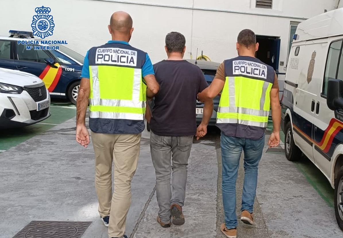 Imagen de la detención del presunto pedófilo en Bilbao.