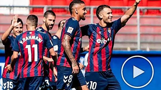 El espectacular gol de falta del vizcaíno Aketxe desde 35 metros que da la victoria al Eibar