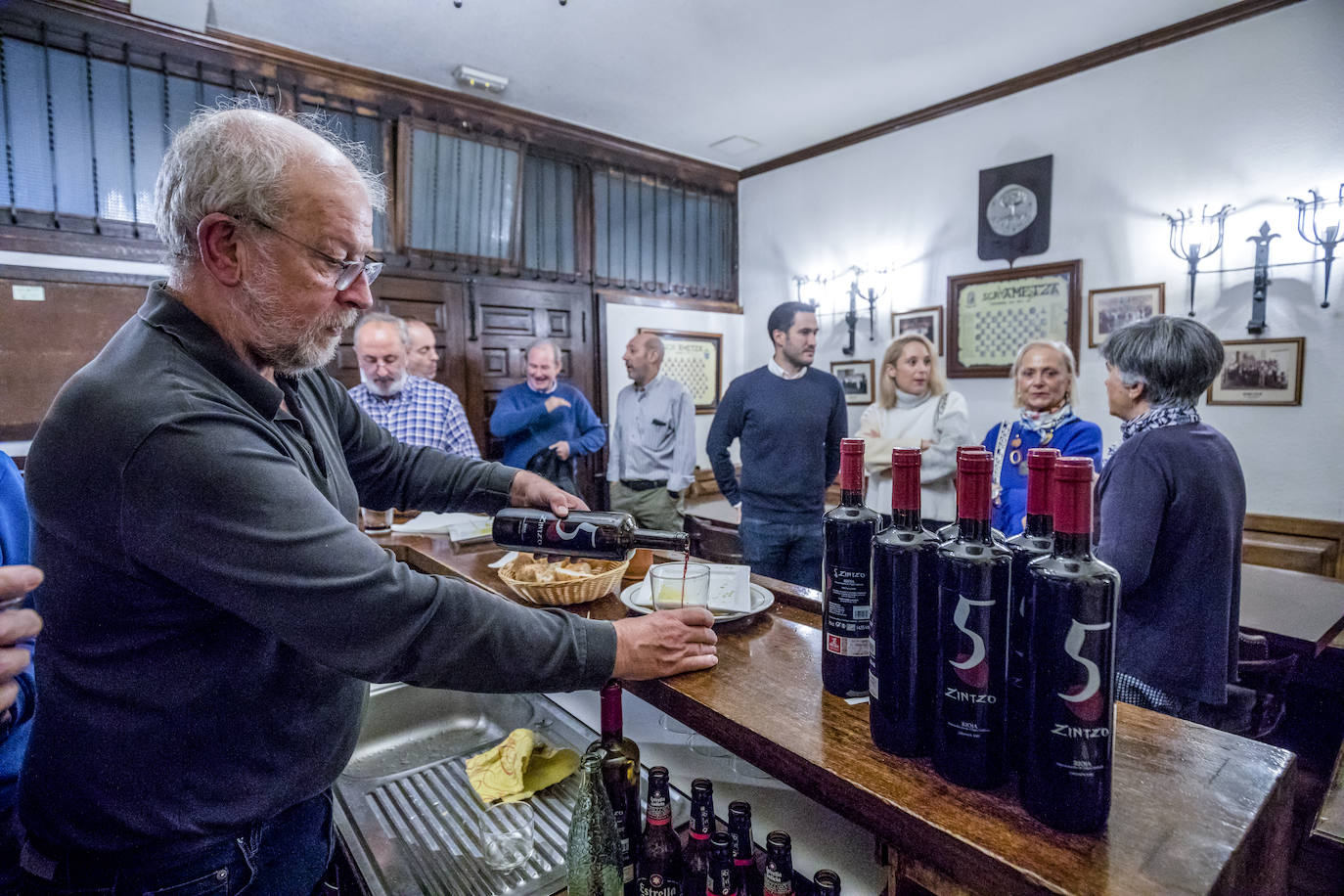 La cena en la sociedad gastronómica Ametza, en imágenes
