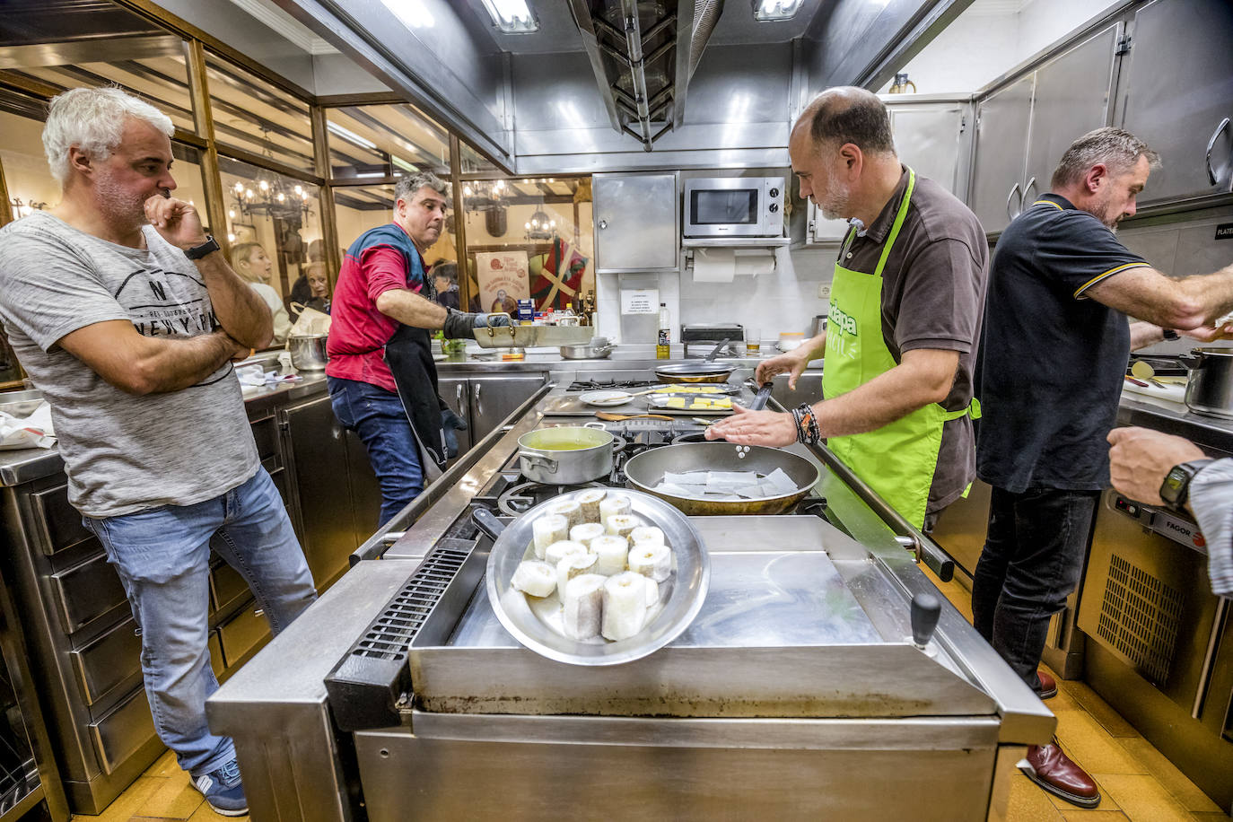 La cena en la sociedad gastronómica Ametza, en imágenes