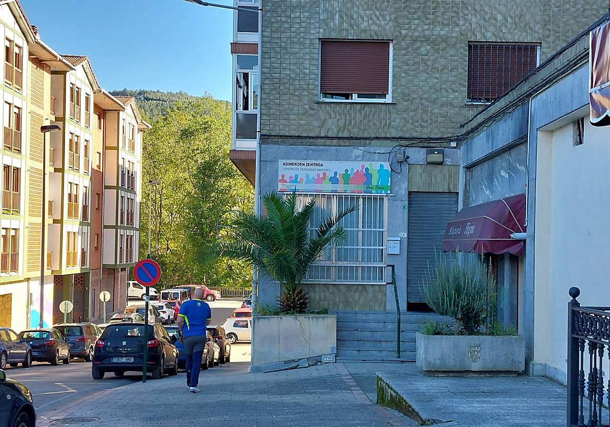 Vista exterior del centro de mayores de Usansolo 'Gure Etxea'.