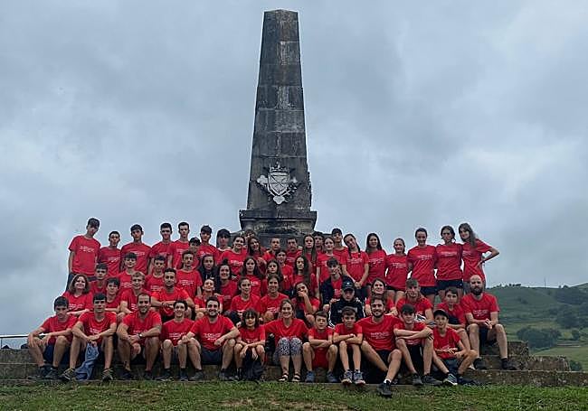 Las colonias itinerantes no son la única actividad que realizan durante el año, también hacen salidas de día «para no perder el contacto»
