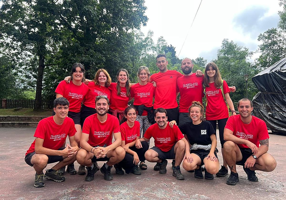 El grupo Haria nació en 2019 cuando monitores de las colonias Bapiruke se dieron cuenta de que la juventud necesitaba una oferta similar.