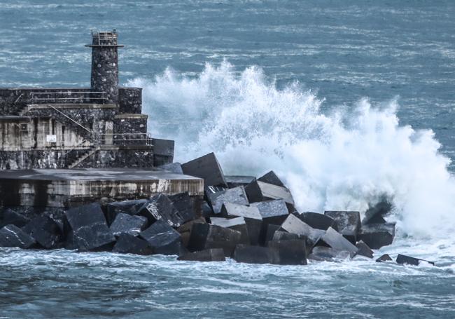 En la costa el impacto de las olas será importante durante este jueves.