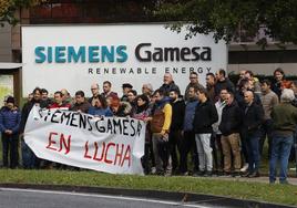 Imagen de la oncentración de empleados de Siemens Gamesa en el Parque Tecnológico de Bizkaia.