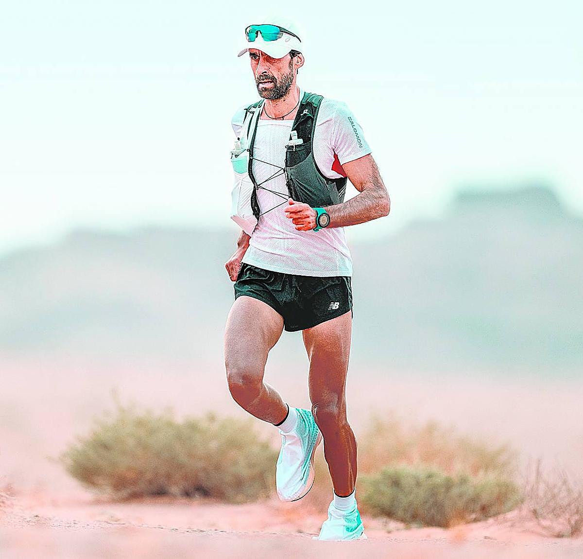 Julen Urdaibai cubre una de las etapas de la ultramaratón de Jordania.