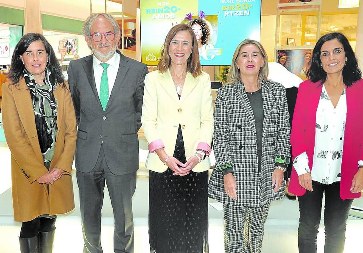 Ainhoa Tobías, Raimundo Ruiz de Escudero, Amaia Castillo, Irma Basterra y Patricia Sanz.