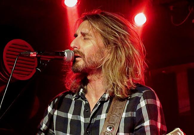 El líder Pau Monteagudo, ex Uzzhuaïa, en 'Si apagas la luz'.