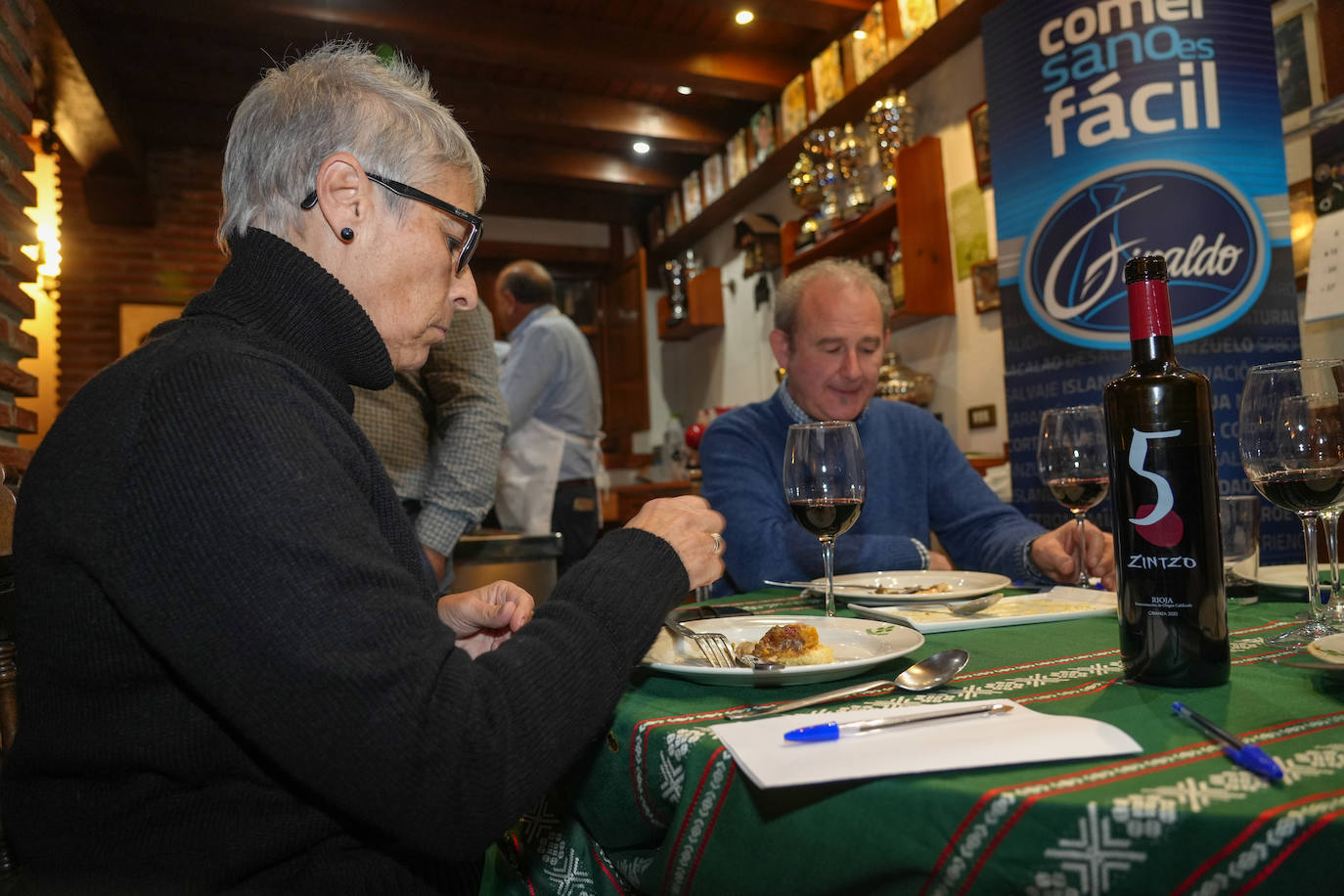 La cena en la sociedad gastronómica Amairu-Bat, en imágenes