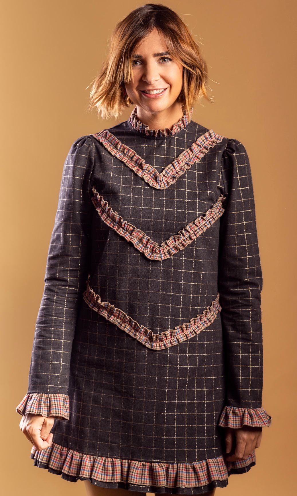 La firma vizcaína que triunfa por sus pendientes lanza las camisas y vestidos más deseados del otoño