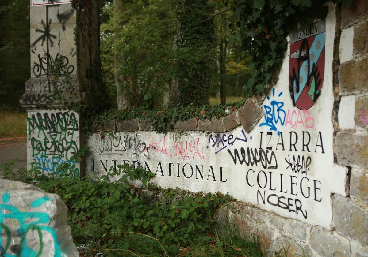 El centro lleva abandonado desde finales de los noventa.