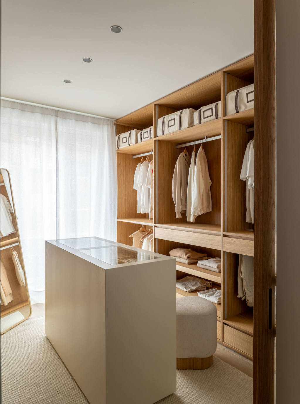 El piso de una pareja en Leioa de estilo mediterráneo en el que se respira calma