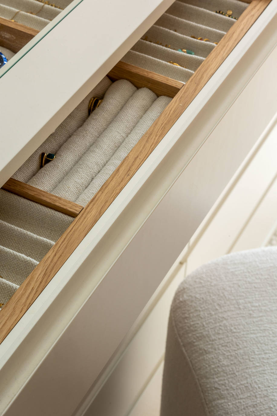 El piso de una pareja en Leioa de estilo mediterráneo en el que se respira calma