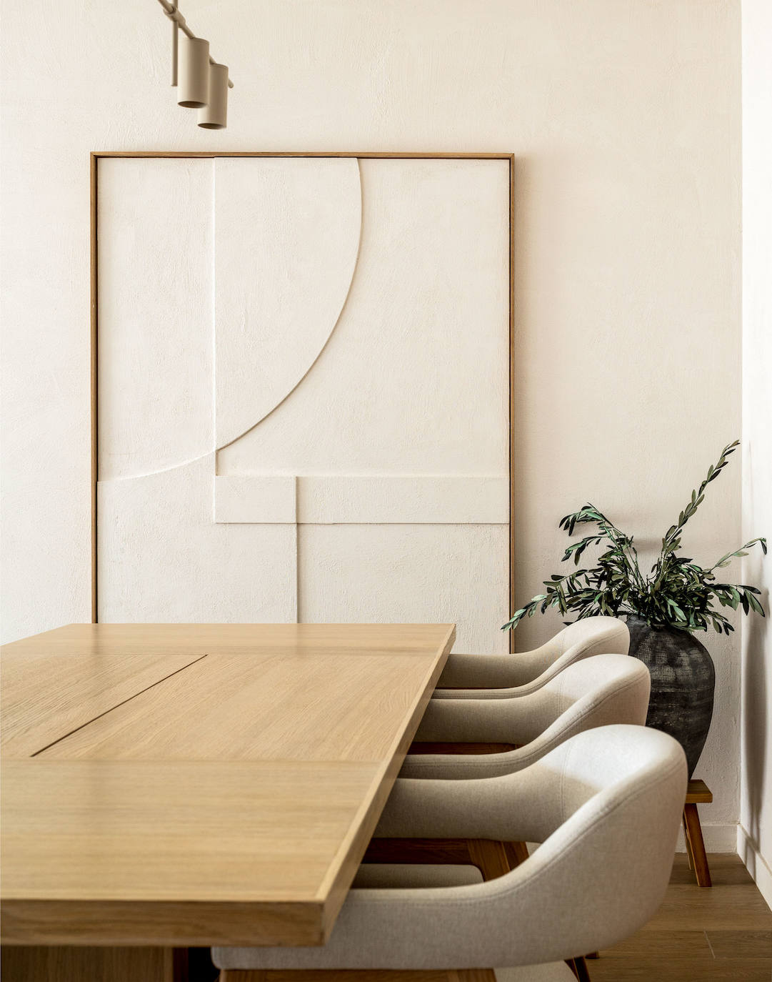 El piso de una pareja en Leioa de estilo mediterráneo en el que se respira calma