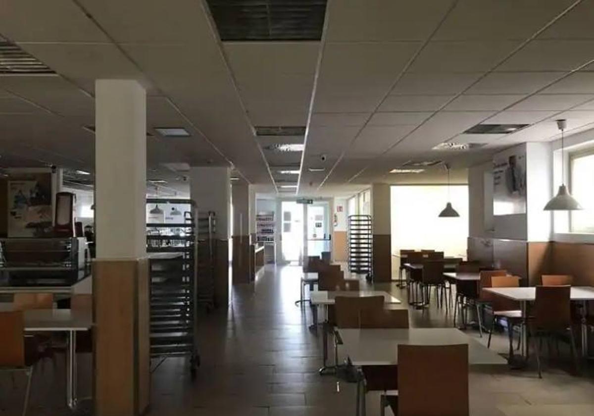 Imagen interior de la cafetería del hospital Txagorritxu.