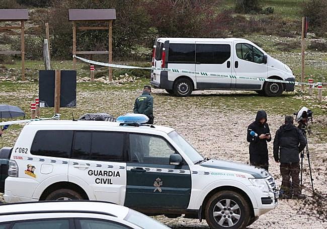 Vista de la furgoneta del padre encontrada en la zona del suceso.