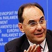 Disparan en la cara al fundador de Vox Alejo Vidal-Quadras en plena calle en Madrid