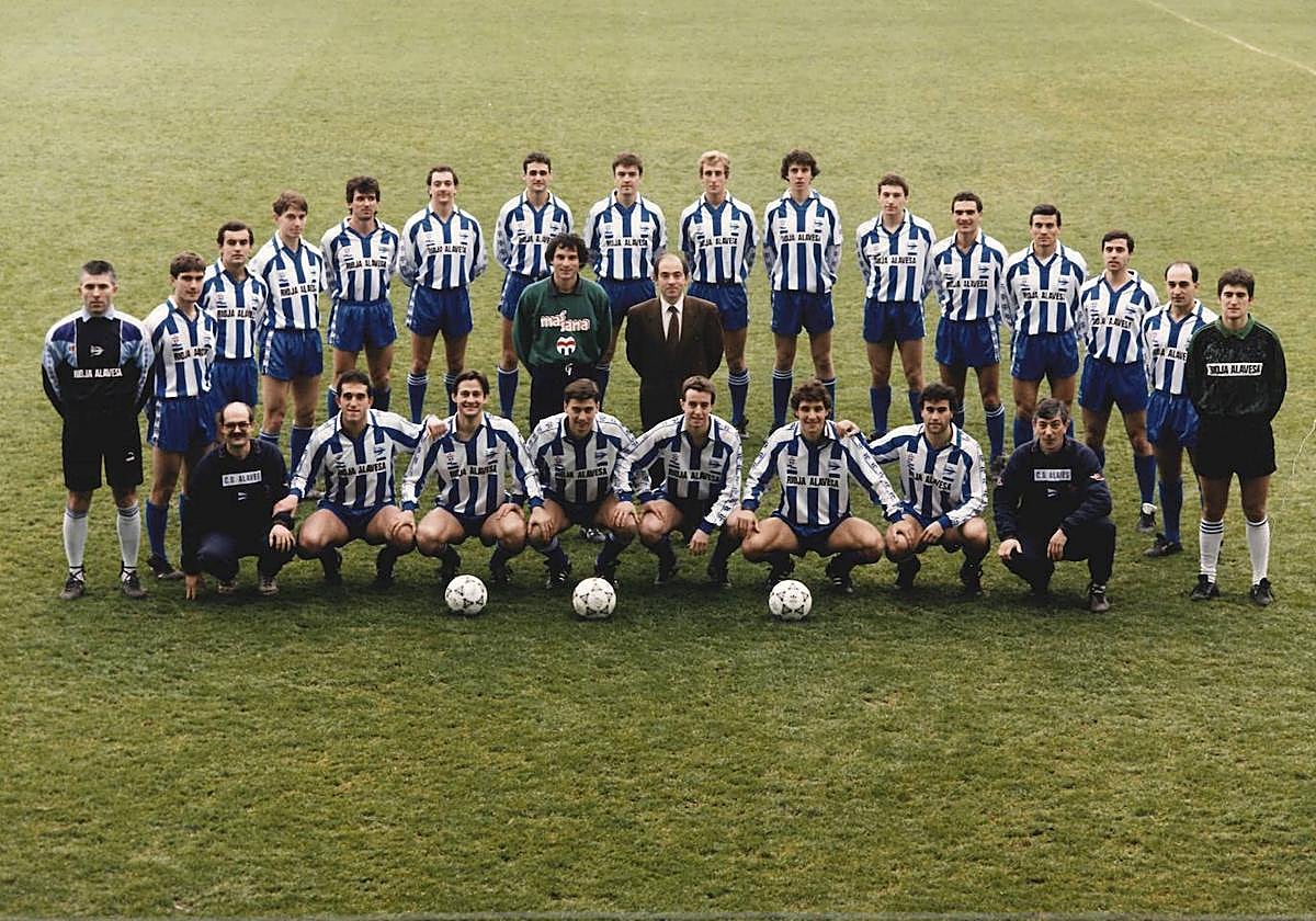 Formación alavesista que disputó el choque que sirvió para inauguración del Olimpic en la campaña 1991-92.